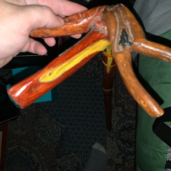 Hand carved snake themed wooden cane - Picture 3 of 7